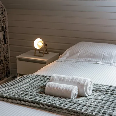 Huswell - Sunny & Stylish Beachside Retreat Apartment Ostend