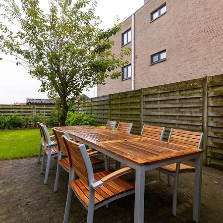 Huswell - Sunny & Stylish Beachside Retreat Apartment Ostend