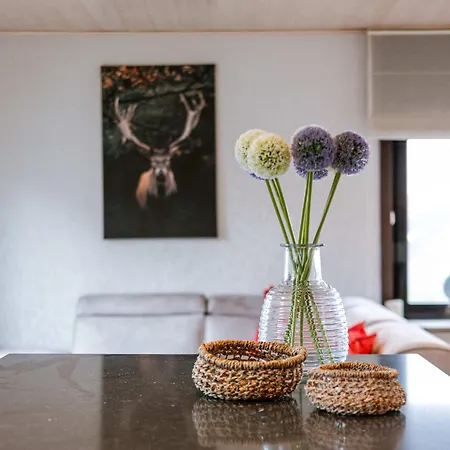 Huswell - Sunny & Stylish Beachside Retreat Οστένδη